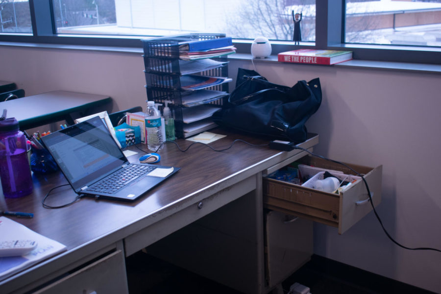 Weitzels desk of which she first spotted a mouse rummaging through the drawer. 